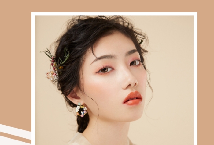 簡約英倫風(fēng)格美妝手機海報