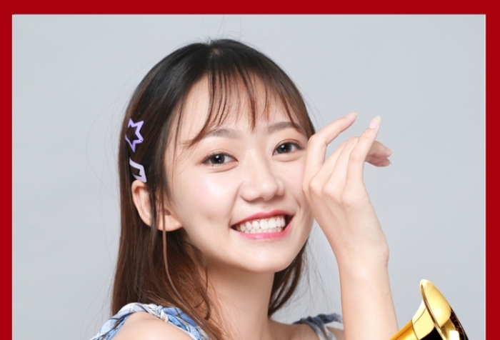 五一勞動節(jié)金色吹沖鋒號微信頭像