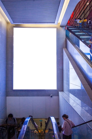 室内商场海报贴图样机