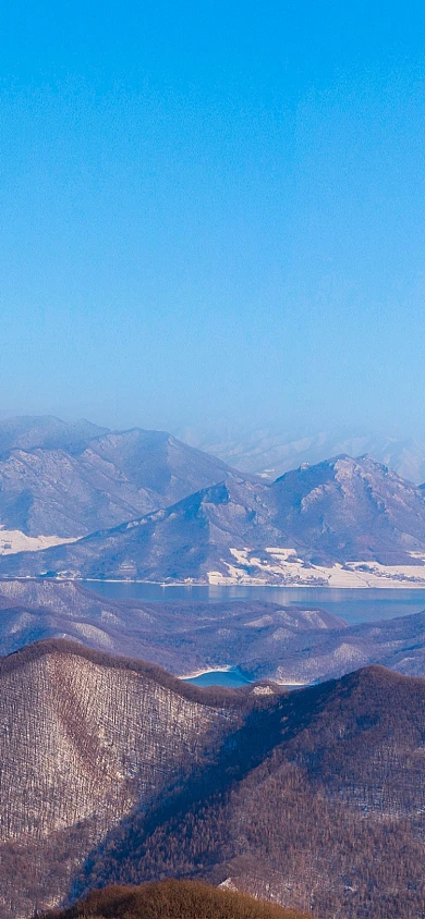 冬季吉林雪山写实手机壁纸