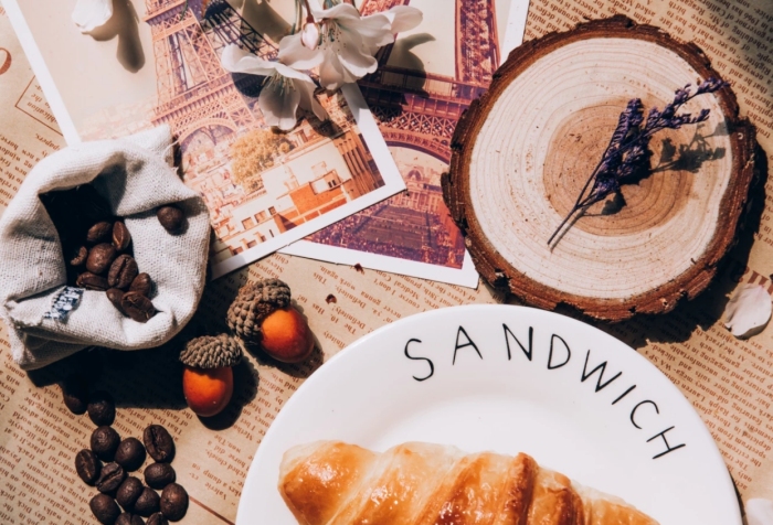 黄色温馨风12月你好早安日签手机海报