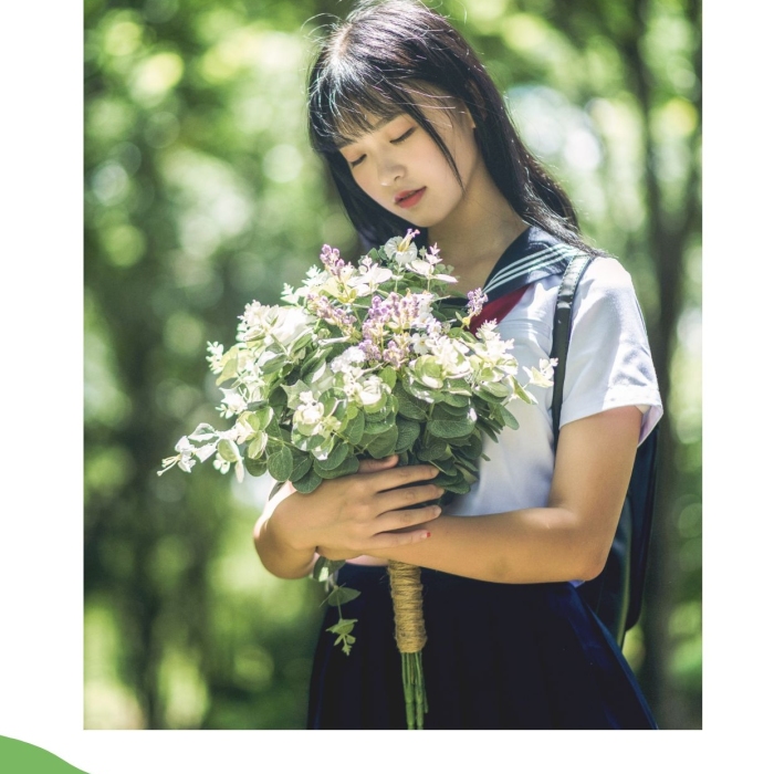 個(gè)人寫真雜志風(fēng)封面綠色特寫寫真照片相冊