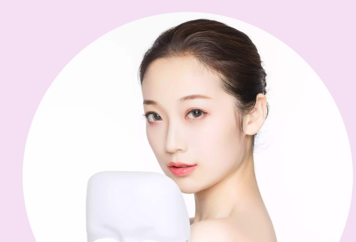 漂亮女生皮膚管家粉色背景紅包頭像