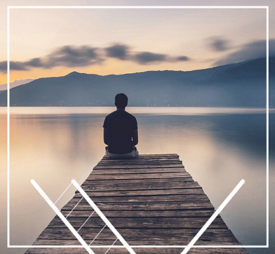 简约海边人物时光流年朋友圈封面背景