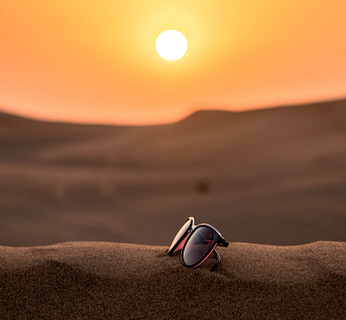 沙漠墨镜时光请慢点夕阳朋友圈封面背景