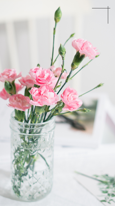 白色高清人物星期四日签手机海报背景