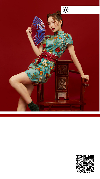 八月你好红色摄影美女简约日签海报背景