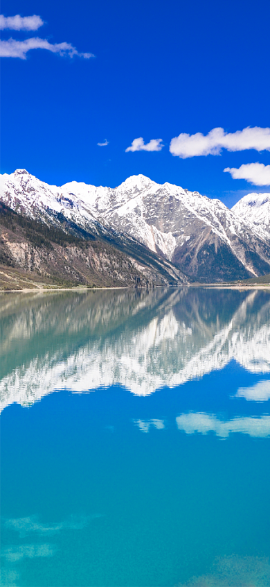 北方雪山湖水倒影手机壁纸背景