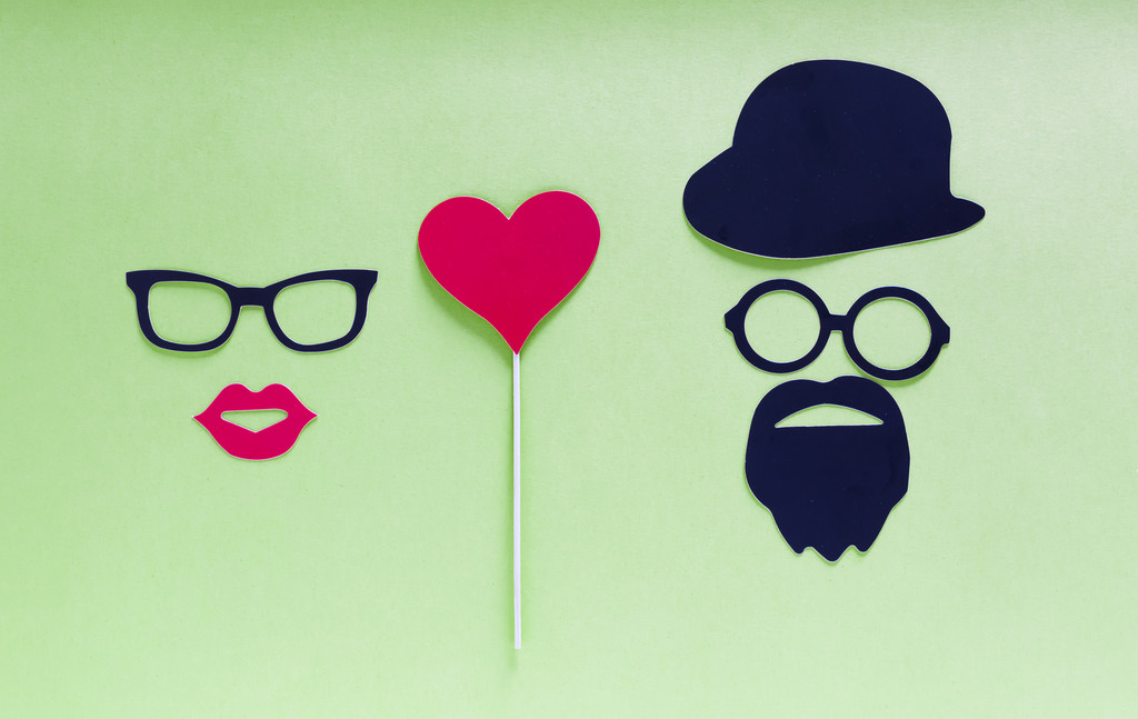 纸的人在一起，在爱情上颜色背景