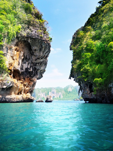 岩石和海泰国甲米