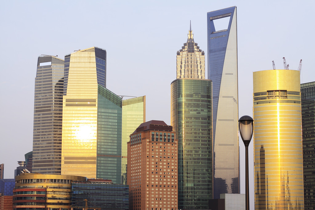 上海在黄昏风光的现代建筑背景 上海在黄昏风光的现代建筑背景