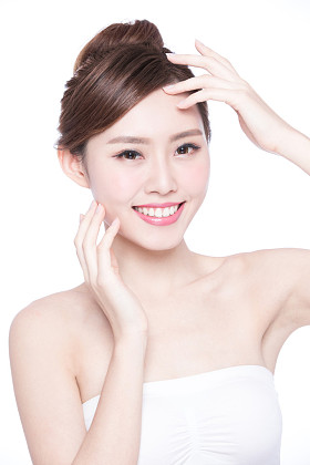 美丽的皮肤护理的女人的脸图片