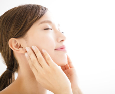  美麗的年輕女子臉特寫