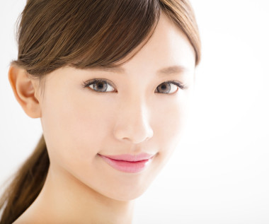  美麗的年輕女子臉特寫