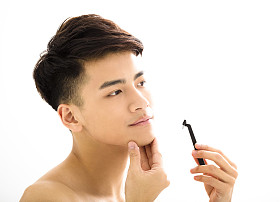 有魅力的年轻男子的肖像