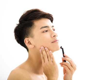 有魅力的年輕男子的肖像