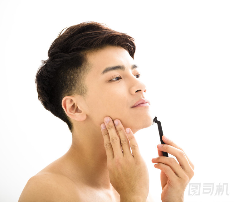 有魅力的年輕男子的肖像