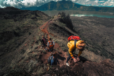 徒步行走的隊(duì)伍