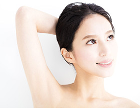  特写美丽少妇微笑面对照片