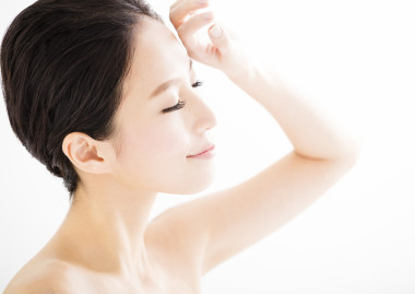  美麗的年輕女子臉特寫