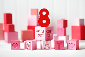 母亲节- 5月8日新闻