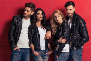 時(shí)尚的年輕人照片