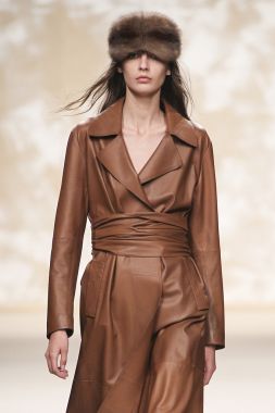 当西蒙 Ravizza 显示