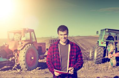 農(nóng)民用拖拉機領(lǐng)域圖片