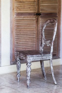 破舊的老式木椅