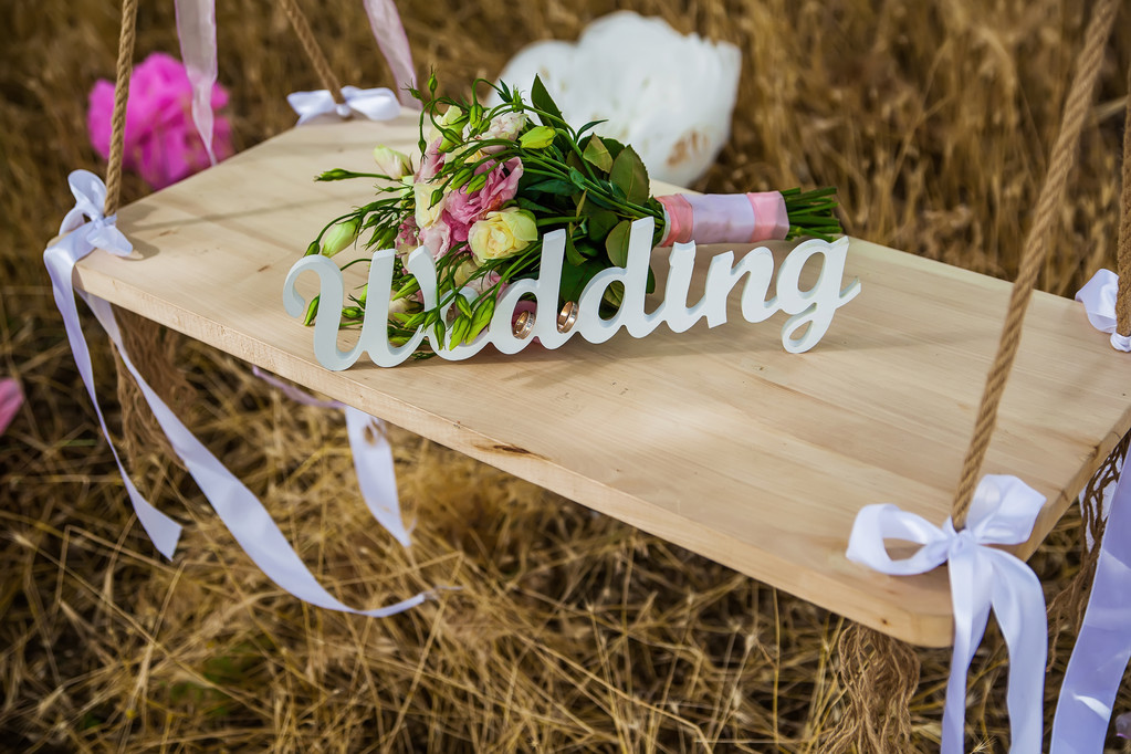 词婚纱和新娘捧花 词婚纱和新娘捧花