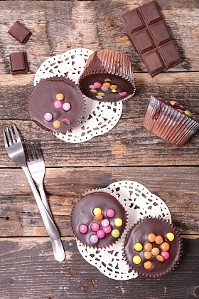 甜甜的巧克力杯子蛋糕图片