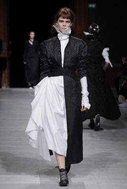 阿加諾維奇作為巴黎時裝周的一部分