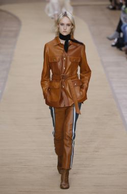 Chloe的时装秀是巴黎时装周的一部分