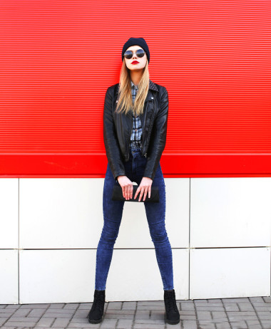 在巖石黑色風格的手袋時尚金發(fā)女郎離合器斯坦