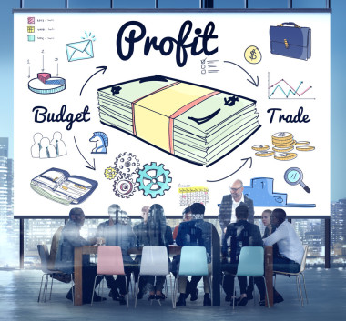 集團的商務人士在會議上