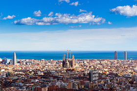 巴塞罗那市的全景 图片