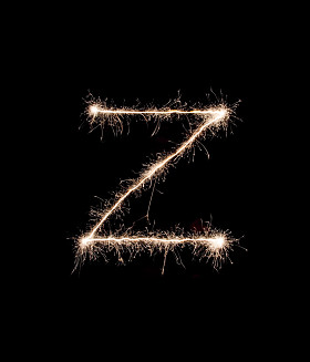 在黑色背景上的字母 Z图片