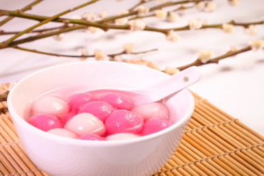 傳統(tǒng)中國甜飯團. 