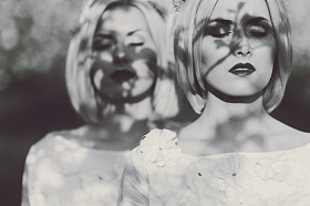 在樱花的两个孪生姐妹