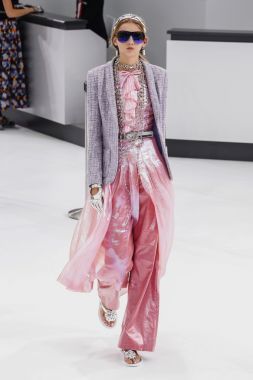 作為巴黎時裝周香奈兒