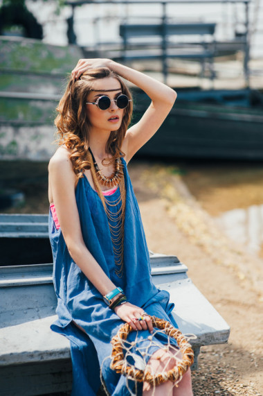 嬉皮女孩湖附近圖片