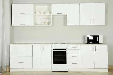 新的白色的廚房內(nèi)飾