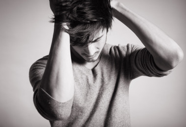 強調(diào)年輕人圖片