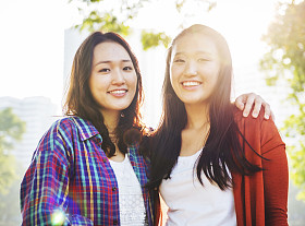 可爱的姐妹朋友