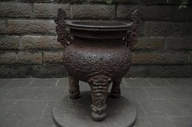 成都武侯庙中的青铜丁拍