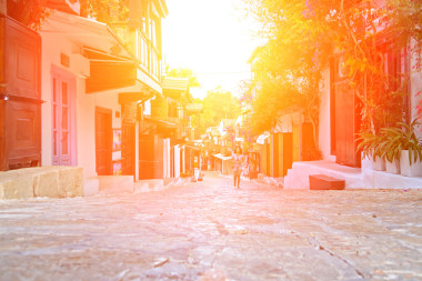 明亮的房子當(dāng)?shù)厝苏掌?>
                    </a>
                    <div   id=