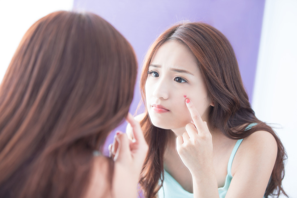 脸上皮肤问题图片 脸上皮肤问题图片