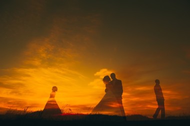 在爱中吸引情侣图片