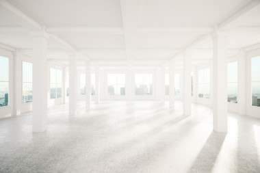 寬敞的內部與列圖片