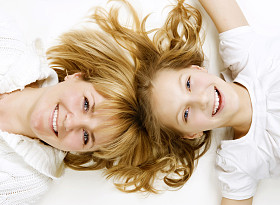 母亲和女儿图片